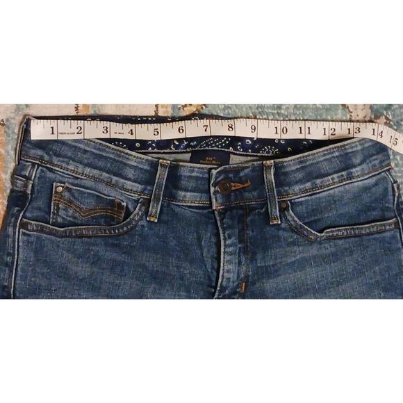 Womens Levi's 525 Perfect Match Denim Mid-Rise Capri Size 6, 28Wx24L medium Blue - Picture 4 of 8